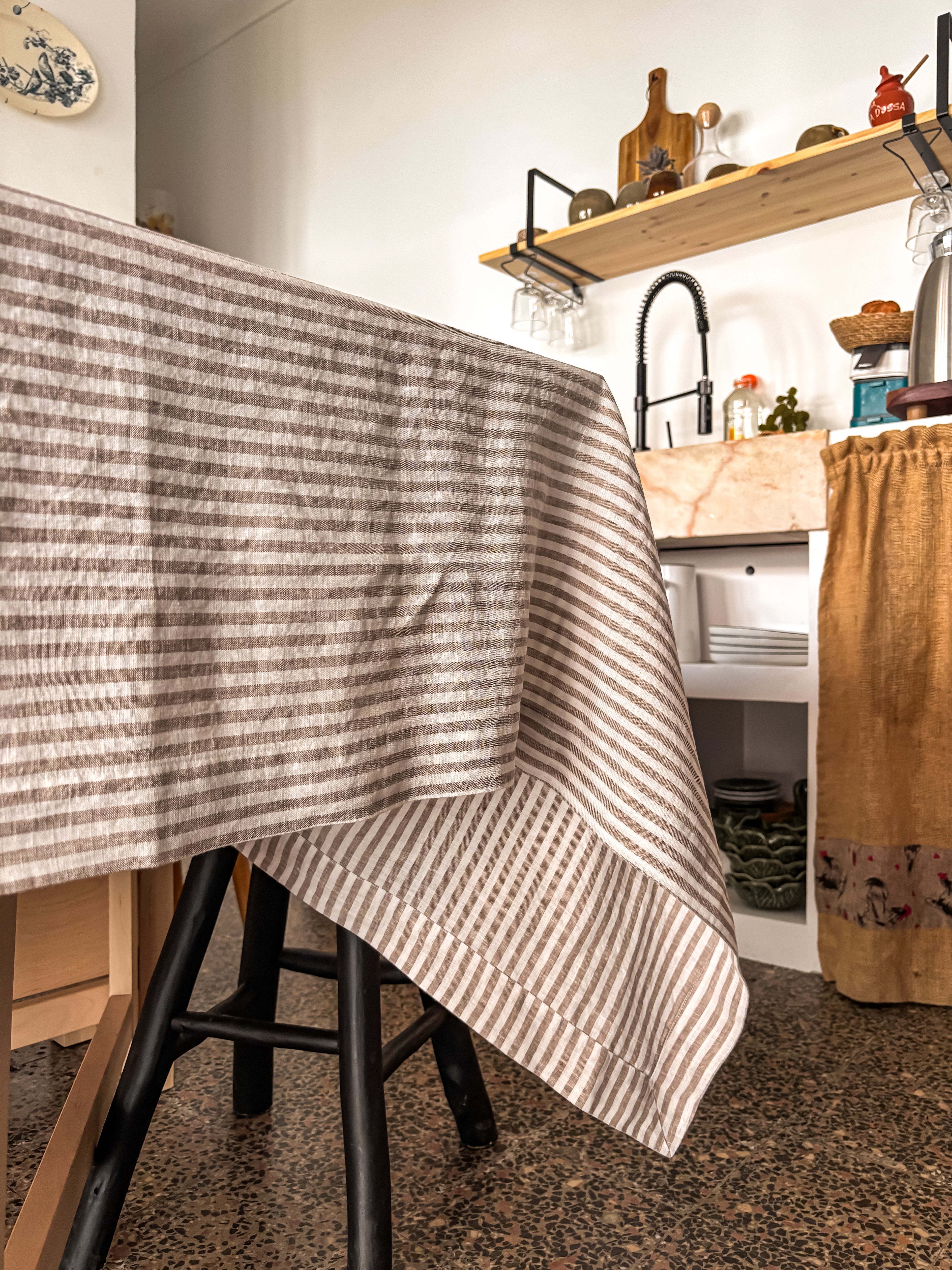 Toalha de mesa às riscas com canto inglês 100% Linho