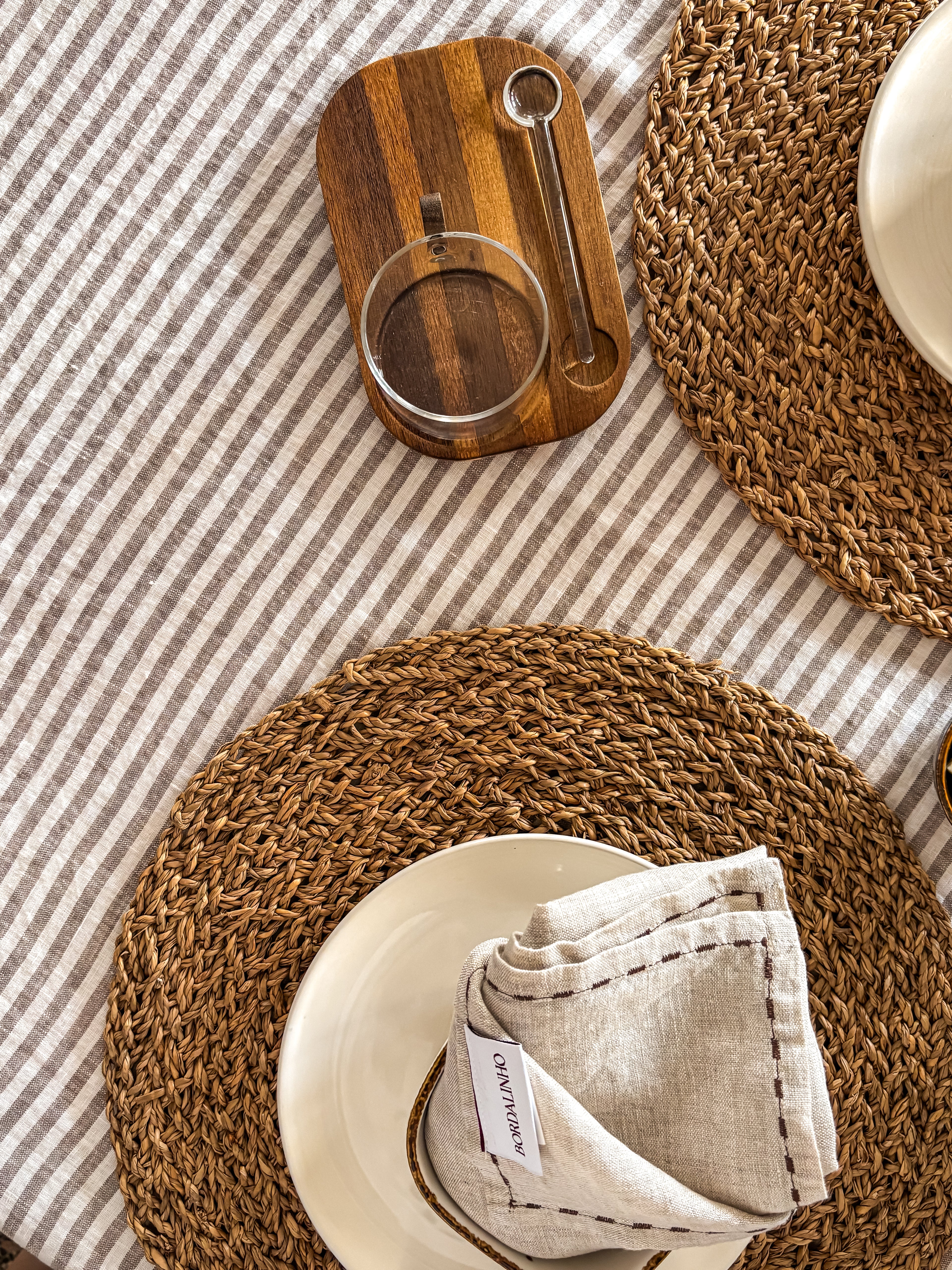 Toalha de mesa às riscas com canto inglês 100% Linho